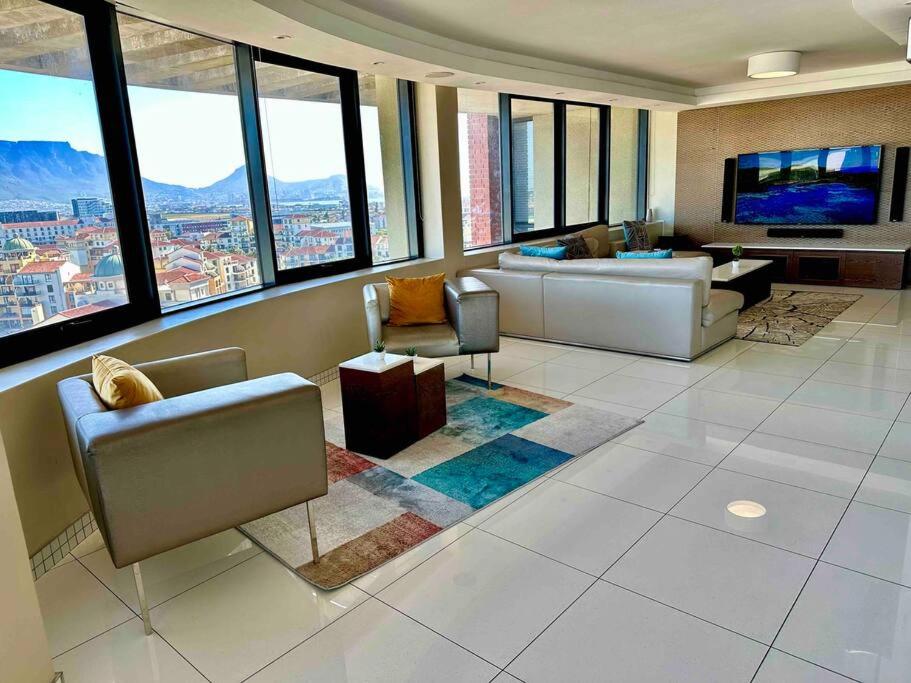 Grand Penthouse / Backup Power / Stunning view 5