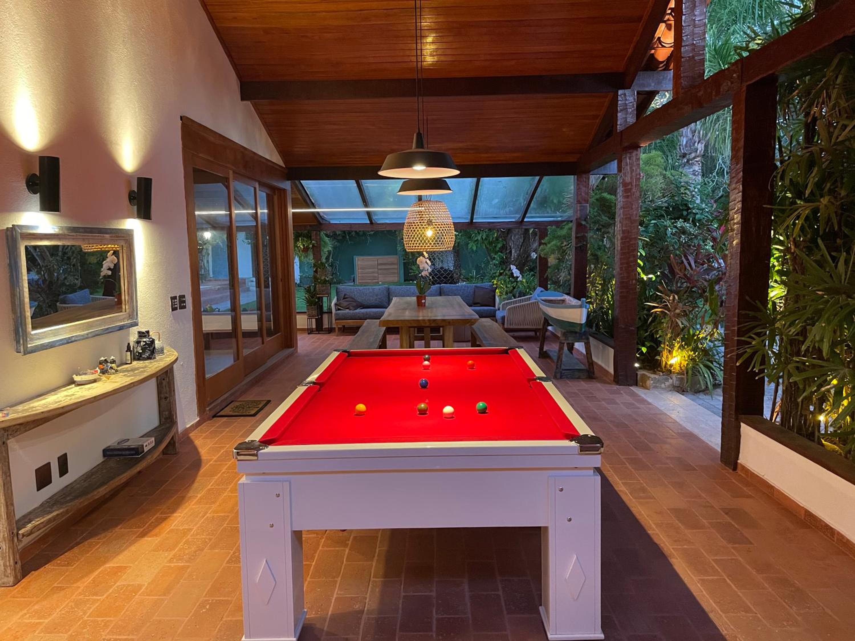 Luxury house w/fabulous garden next Geribá Beach