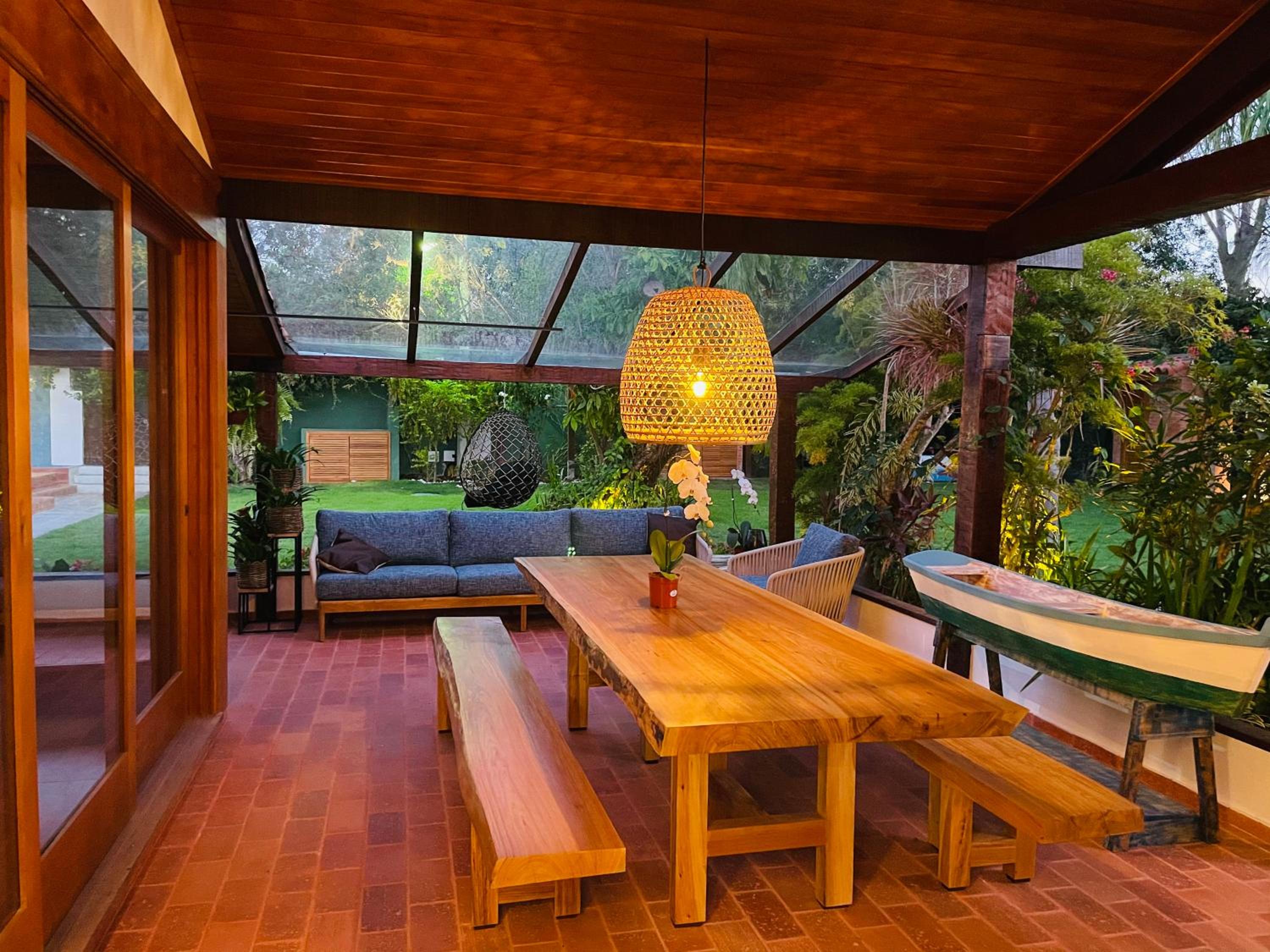 Luxury house w/fabulous garden next Geribá Beach