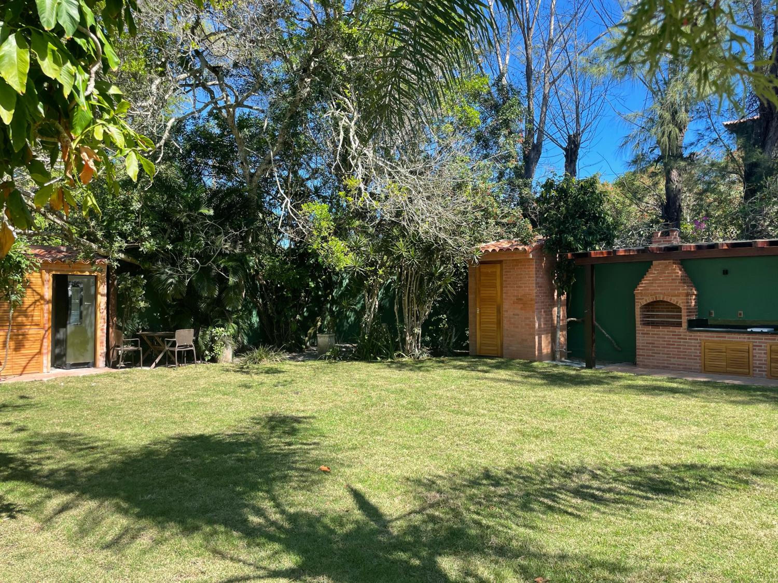 Luxury house w/fabulous garden next Geribá Beach