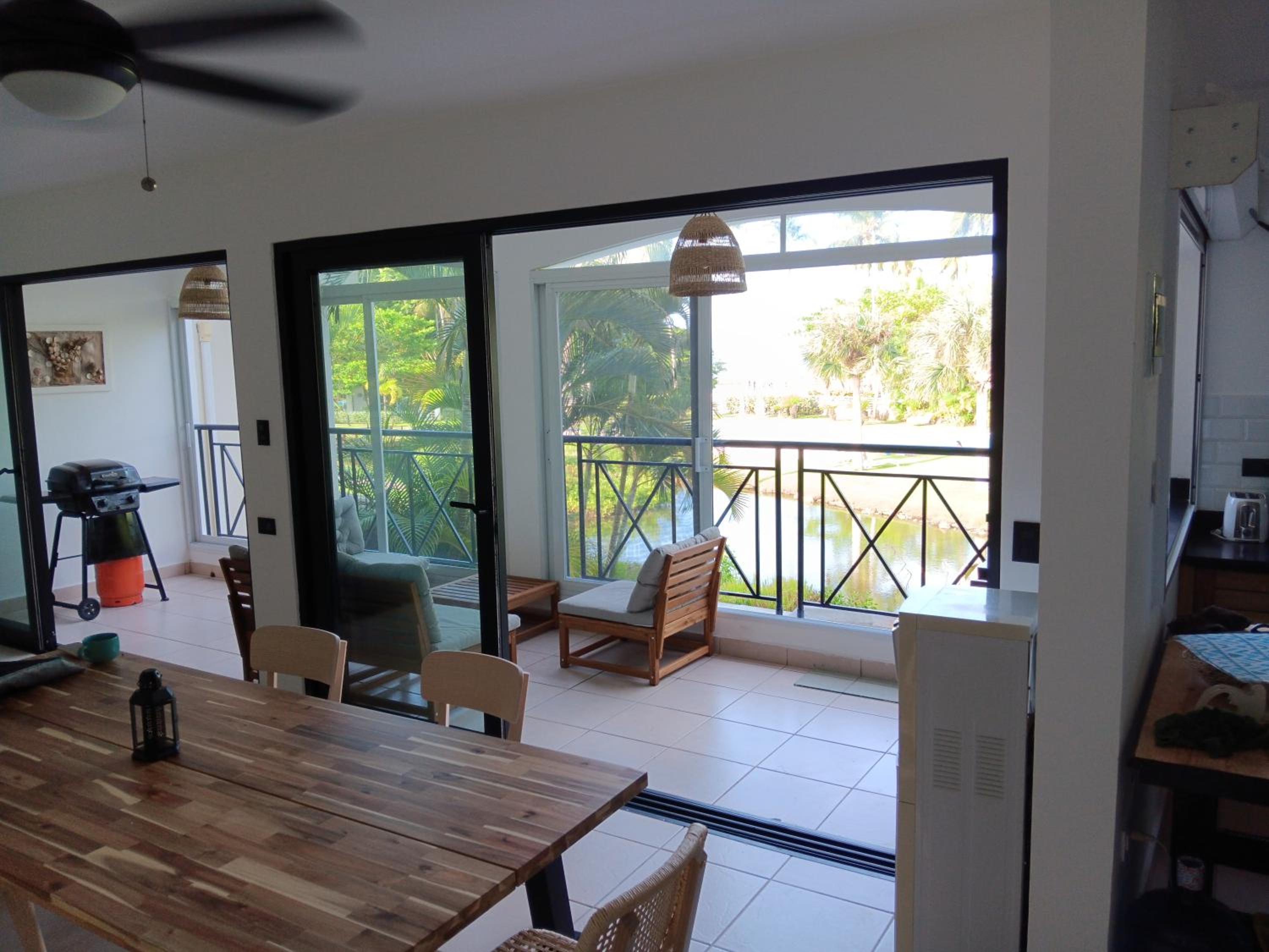 Bonita Village Beachfront Apt with Pool & Balcony