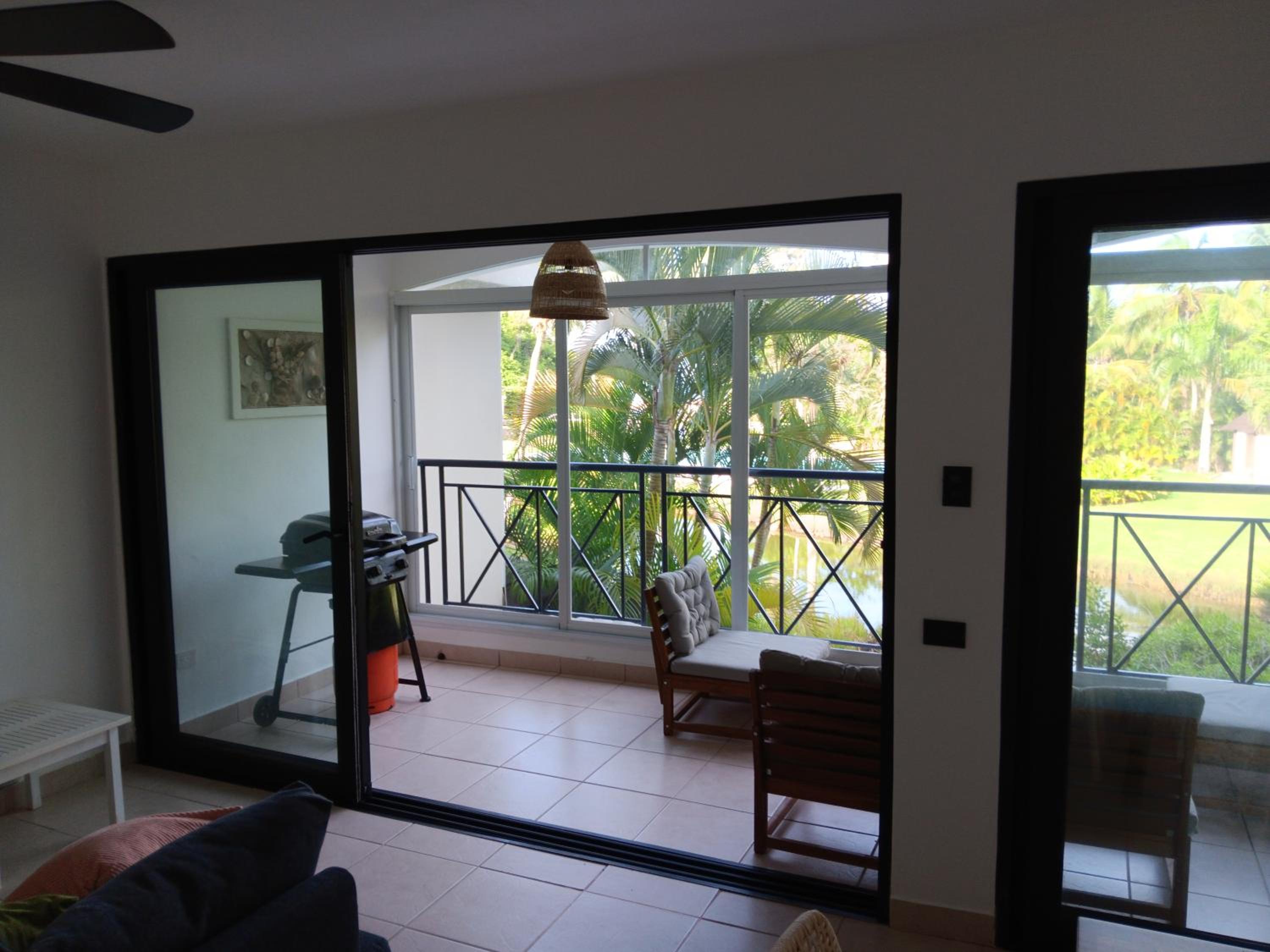 Bonita Village Beachfront Apt with Pool & Balcony