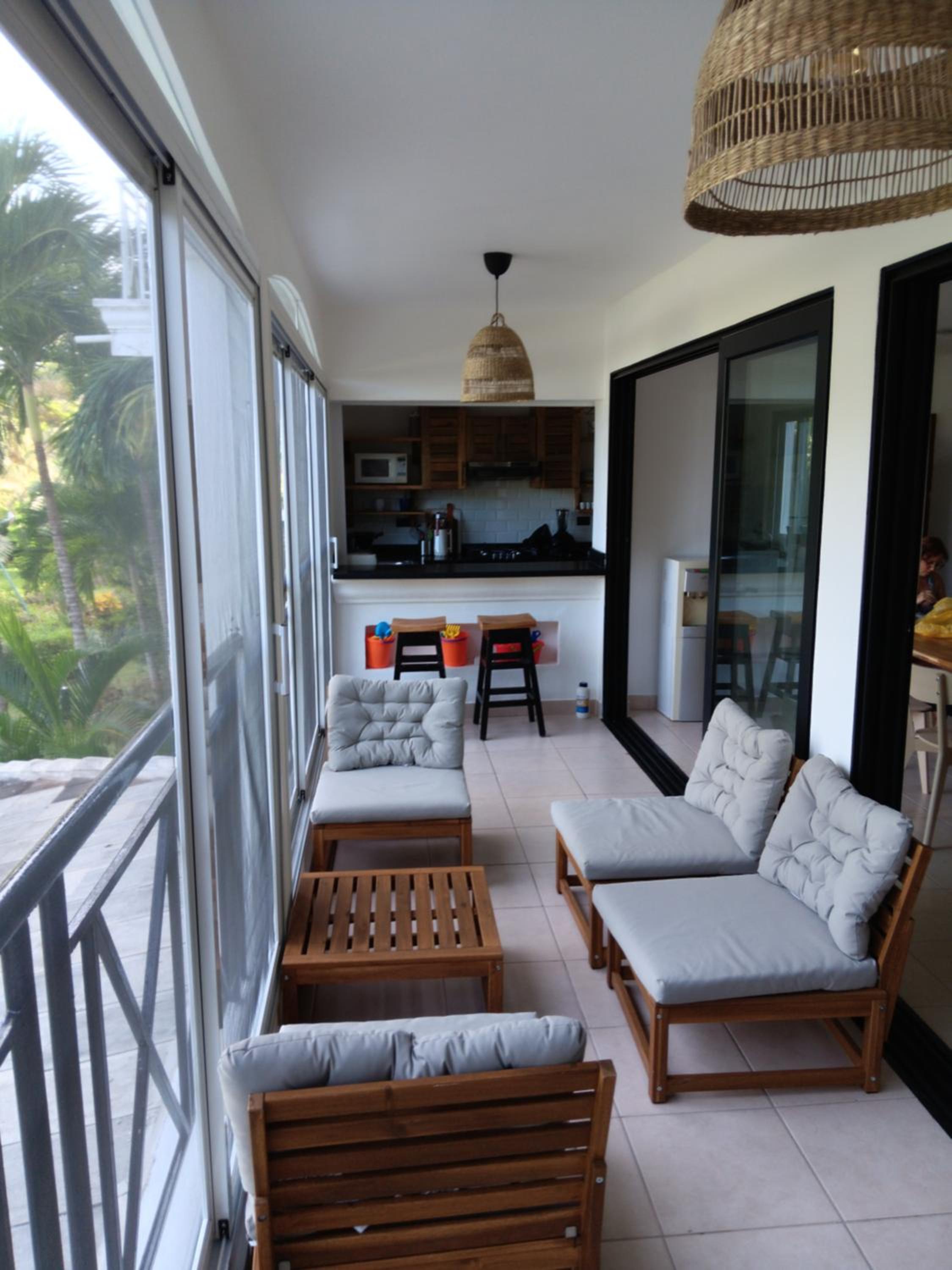 Bonita Village Beachfront Apt with Pool & Balcony
