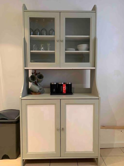 Large Apartment - 20 mins to the City
