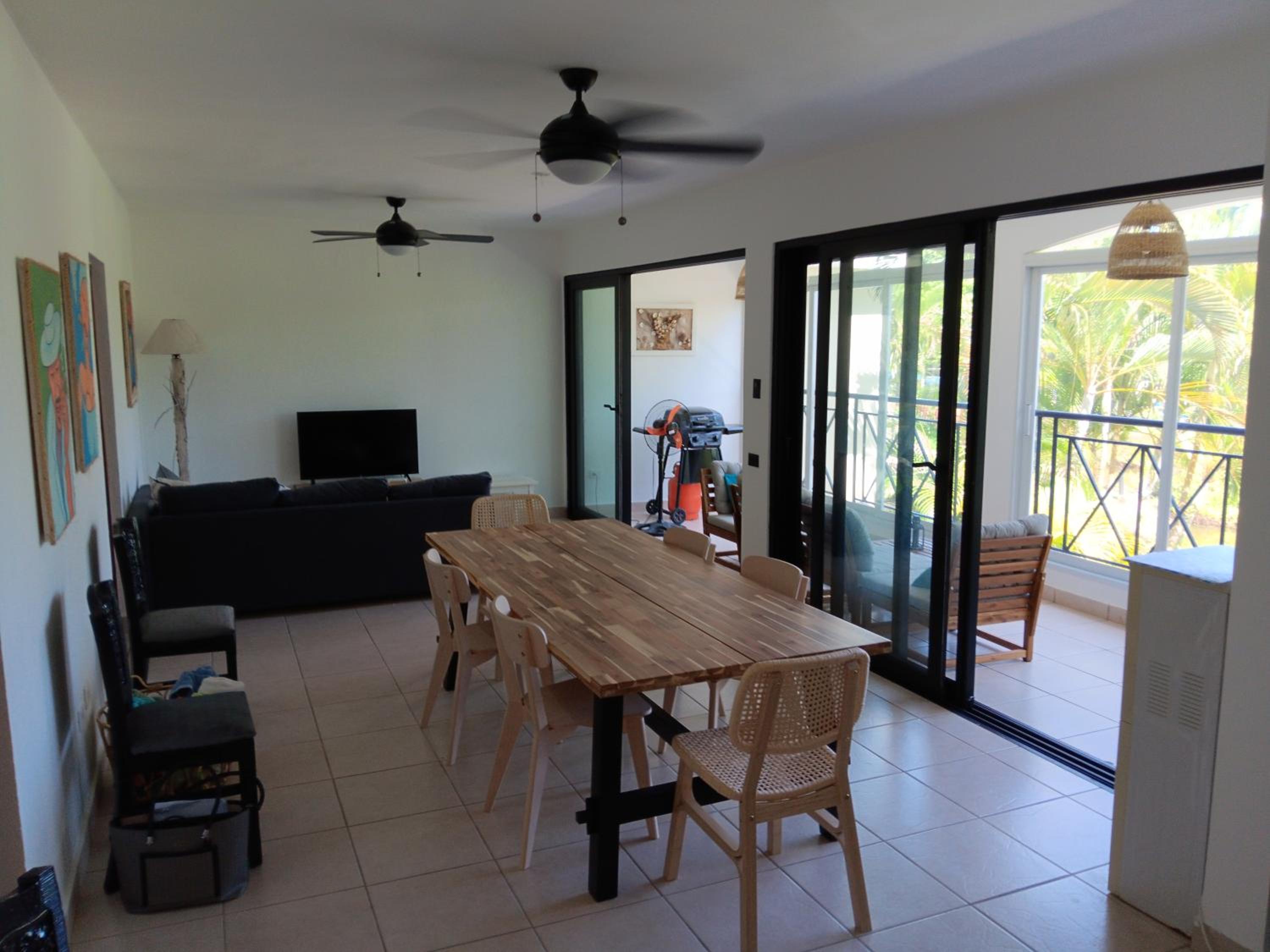 Bonita Village Beachfront Apt with Pool & Balcony