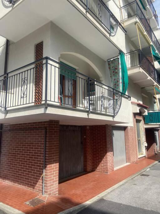 Bilocale situato a 200metri dal mare con terrazza view 3