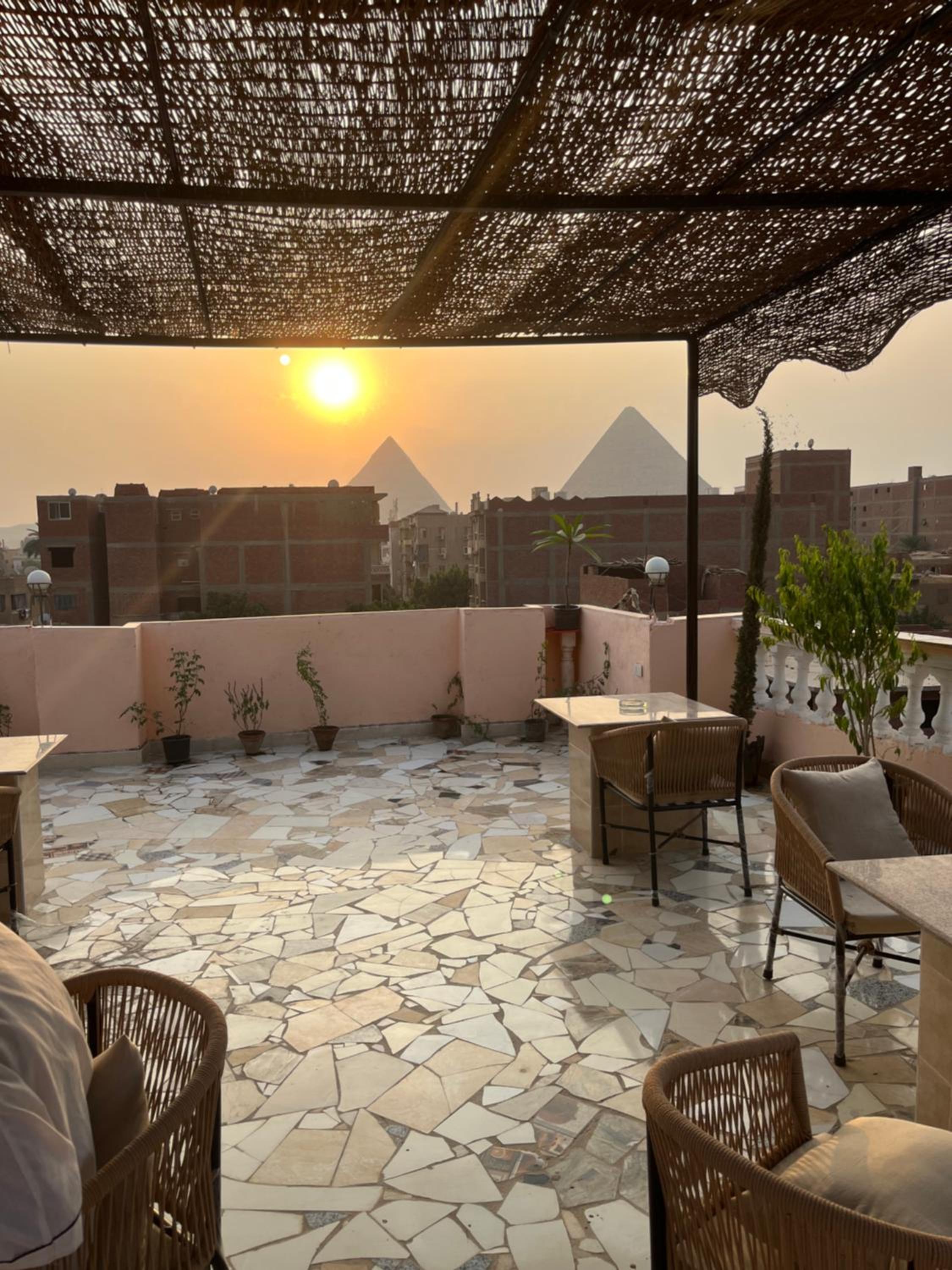 Badr pyramids inn