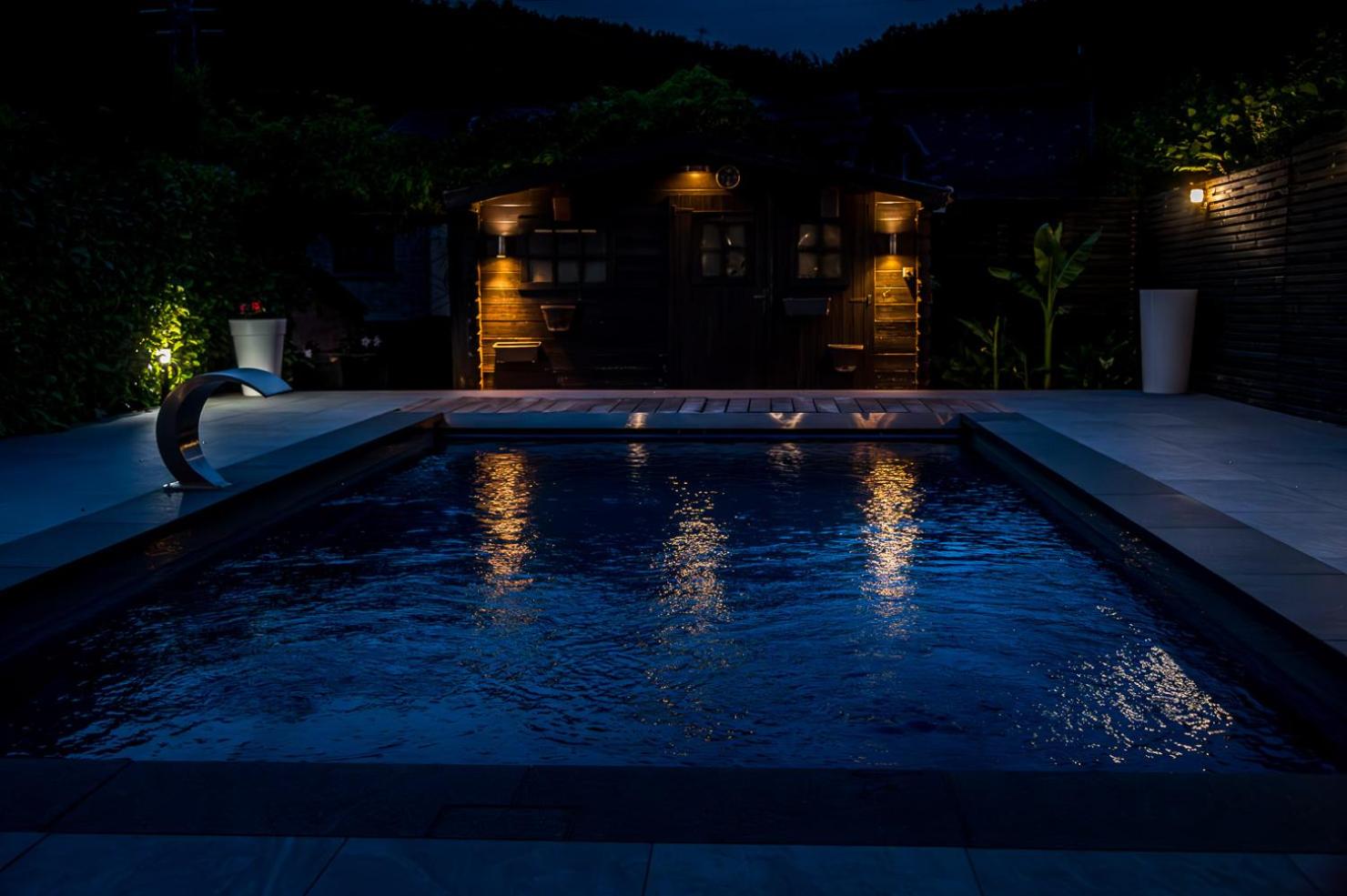 Chez Sabine et Eric Maison pour 6 personnes avec piscine chauffée et jacuzzi privé