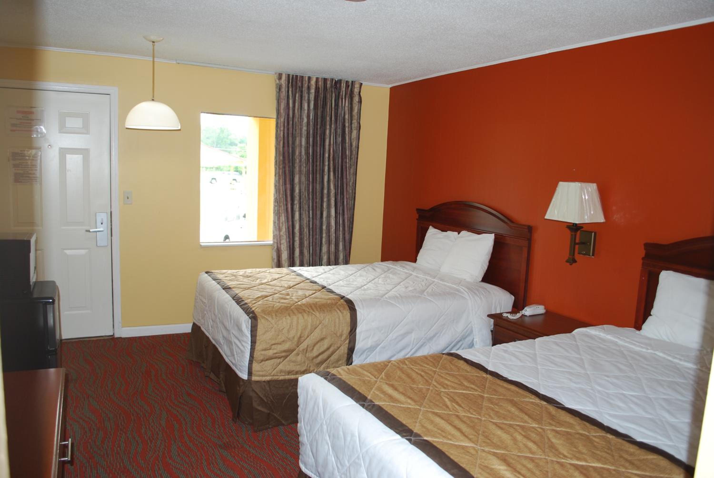Duffys Motel - Calhoun view 5