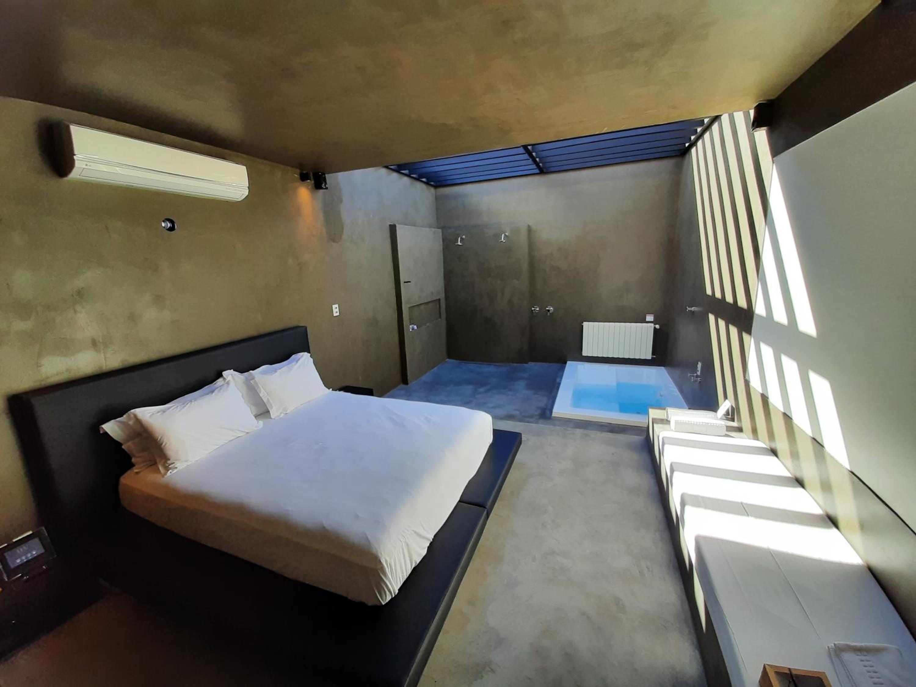 LUV Gardens Motel - Adults Only