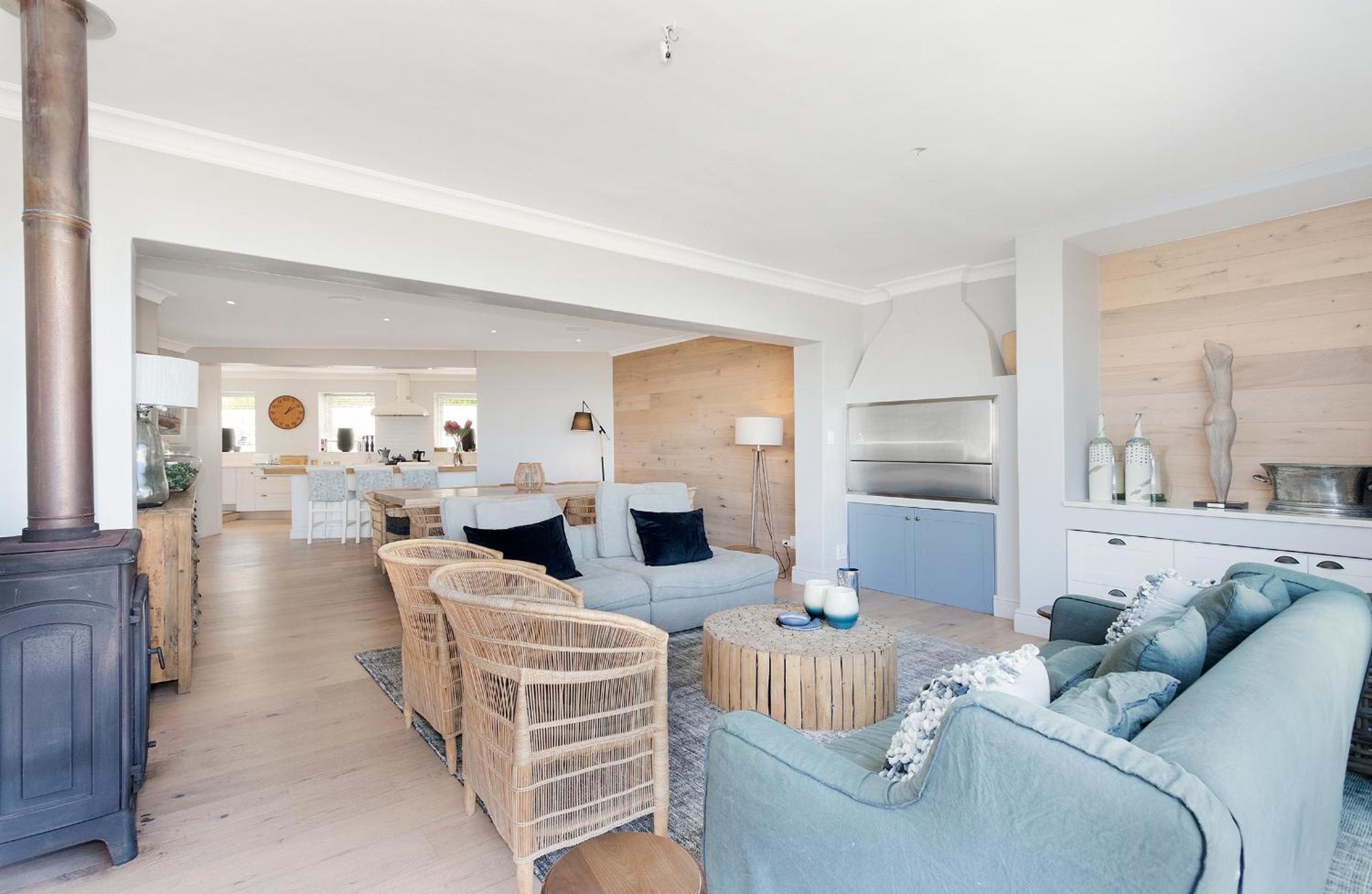 Villa by the Ocean, Blouberg Village view 3