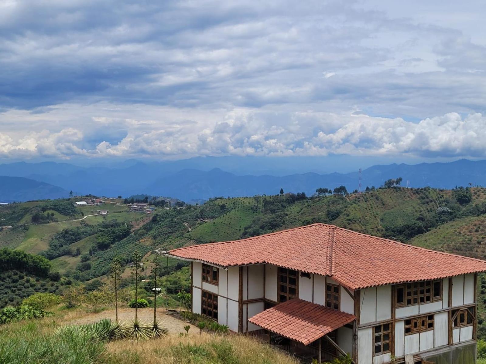 LA MARQUESA PACORA