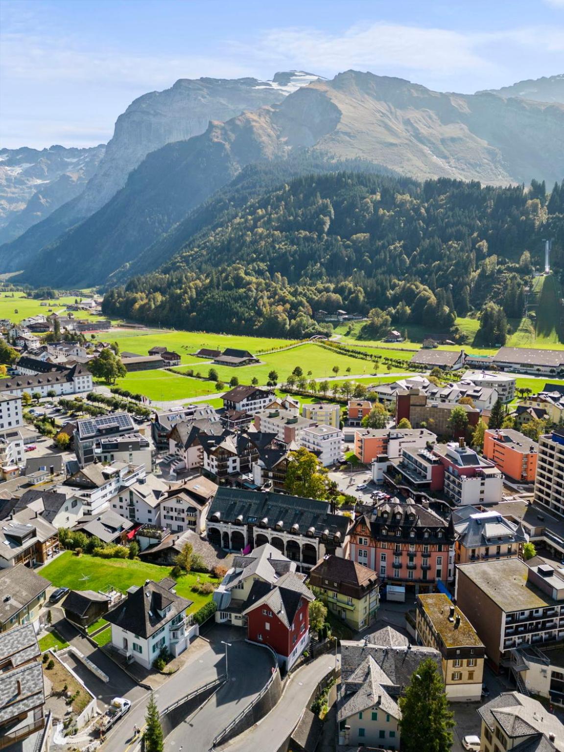 Sunny Design Chalet in Engelberg with spectacular view on Mount Titlis