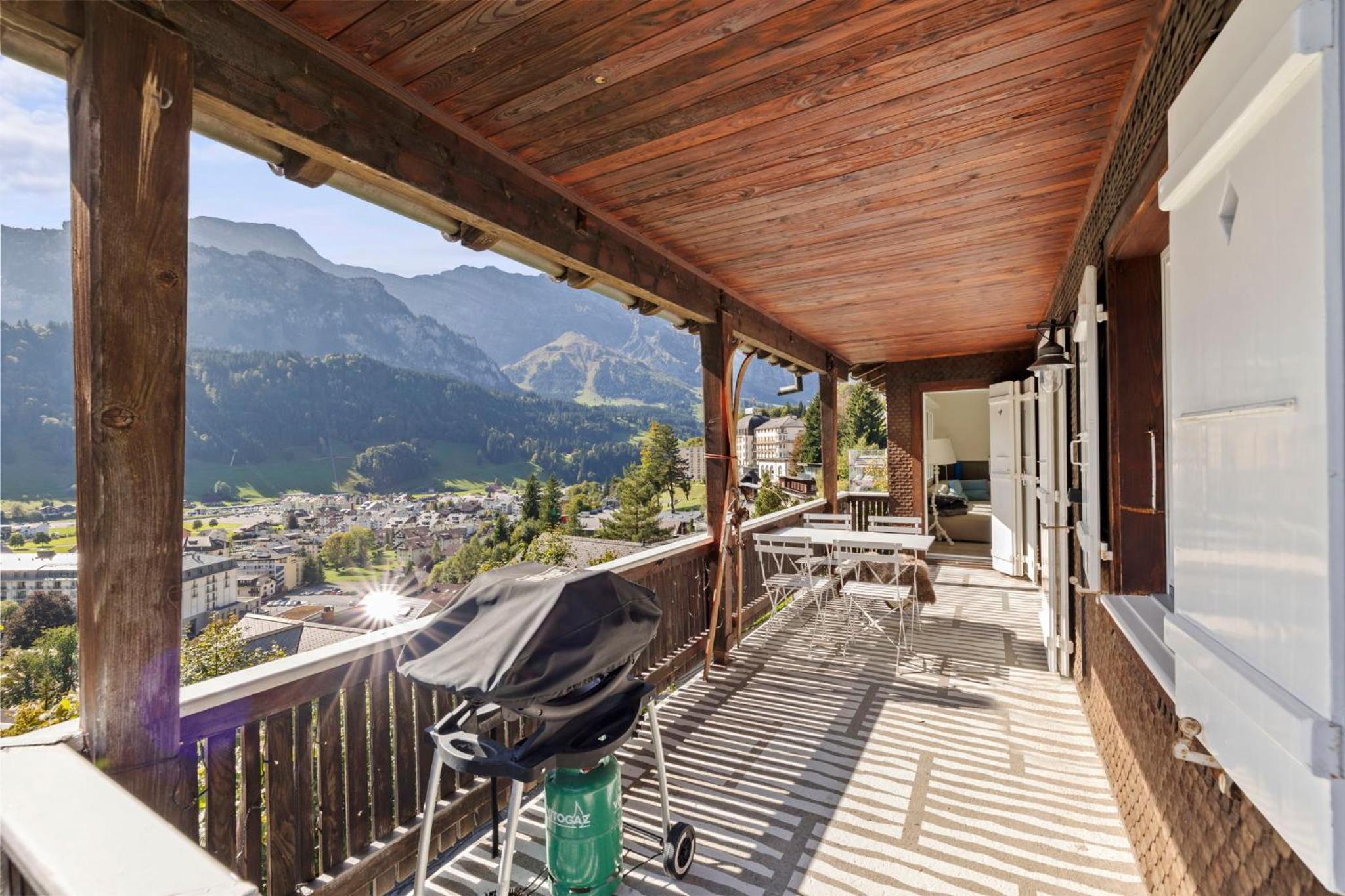 Sunny Design Chalet in Engelberg with spectacular view on Mount Titlis