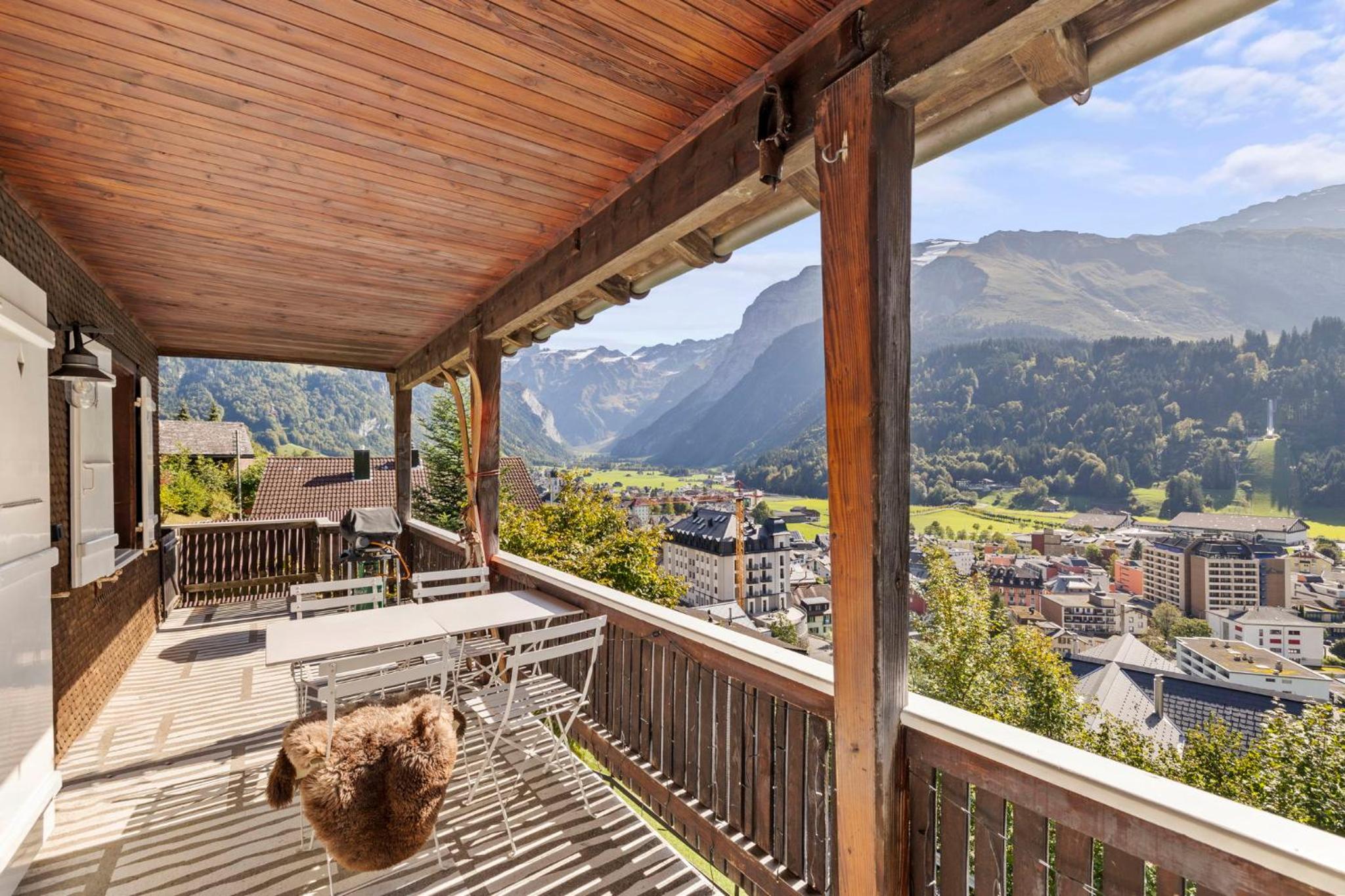Sunny Design Chalet in Engelberg with spectacular view on Mount Titlis