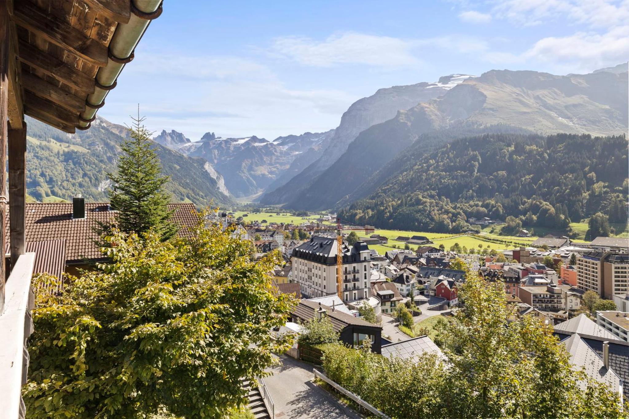 Sunny Design Chalet in Engelberg with spectacular view on Mount Titlis