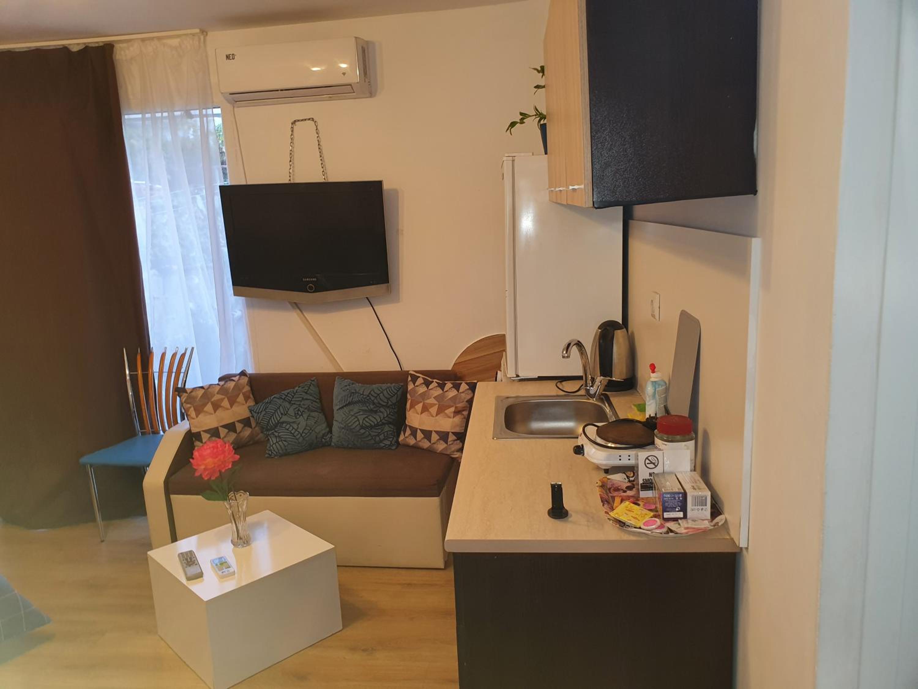 Photo 8
