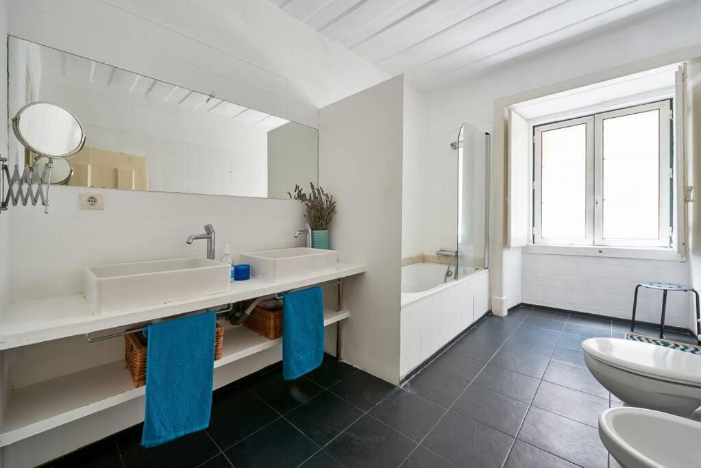 Stunning Apartment near Chiado view 4