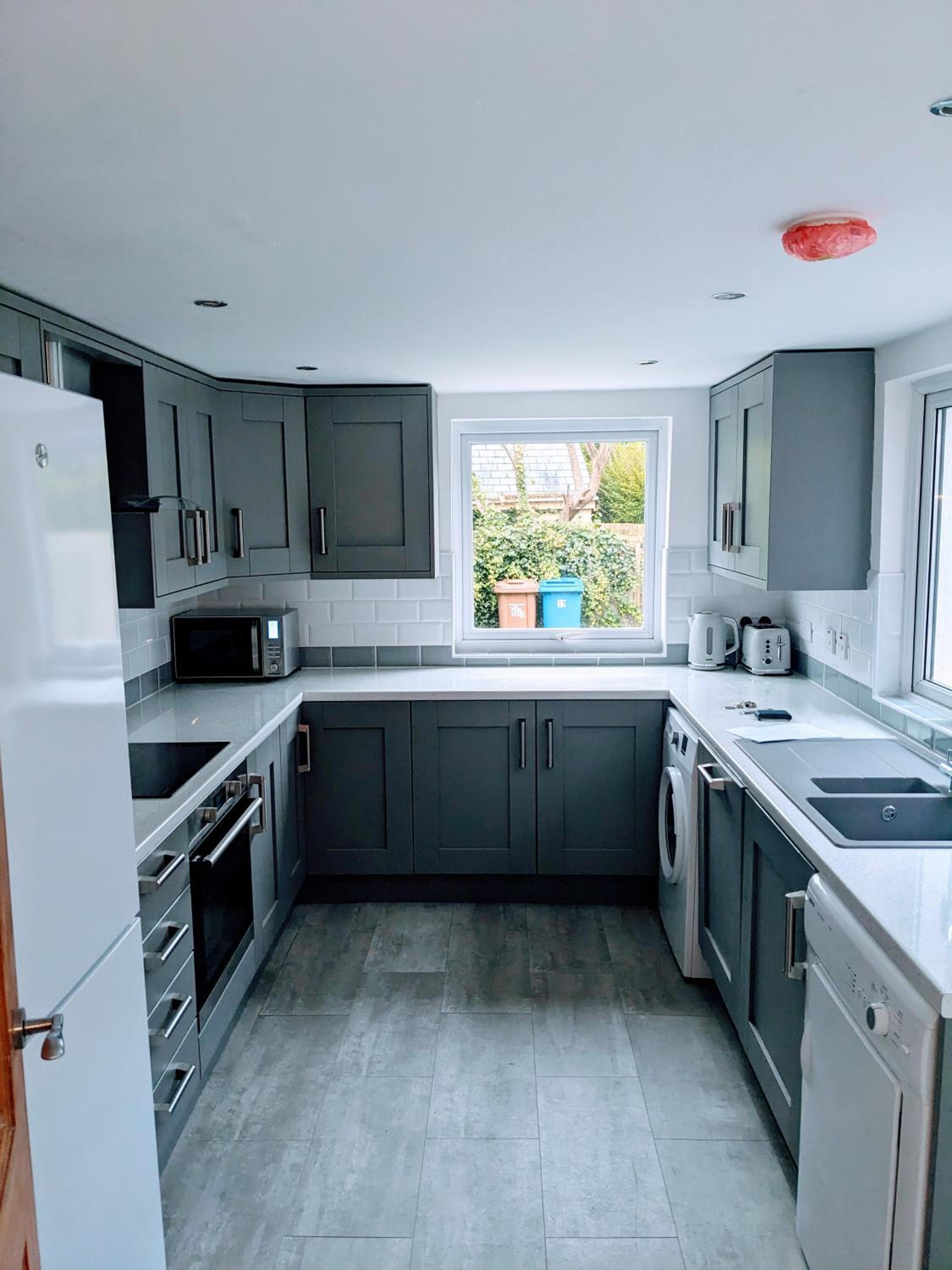 Prospect House - Elegant 4-Bed Family Escape Near Ward Park & Marina