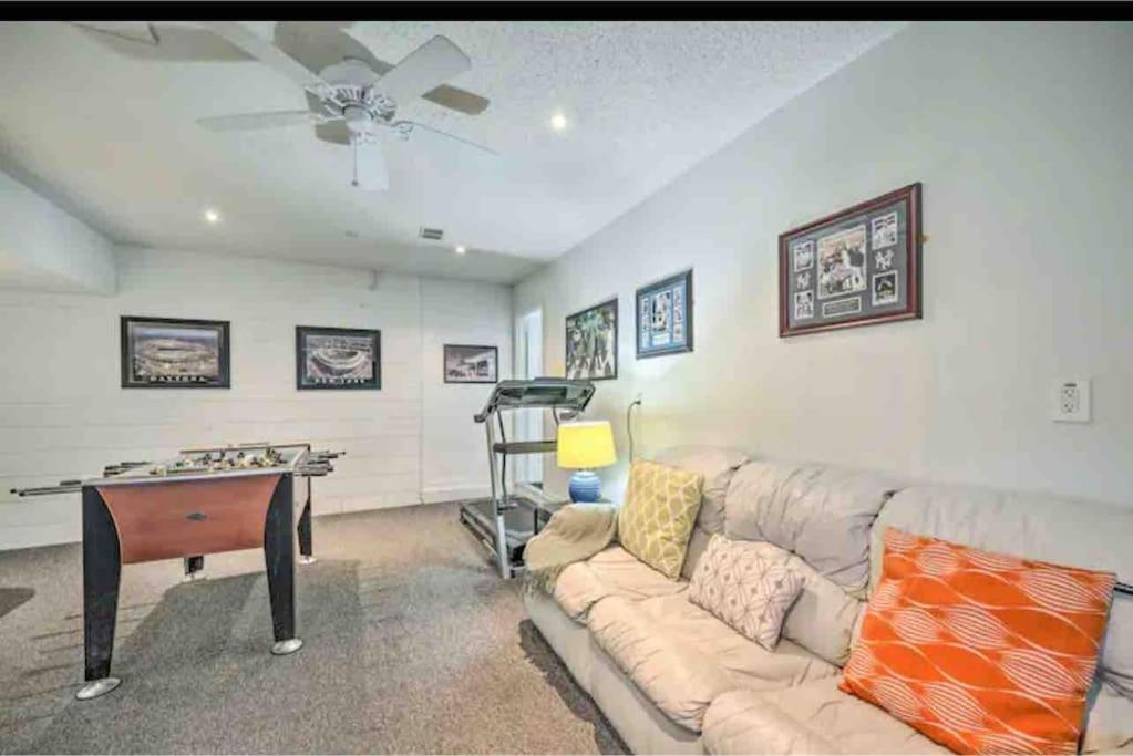 heated pool, spa and game room
