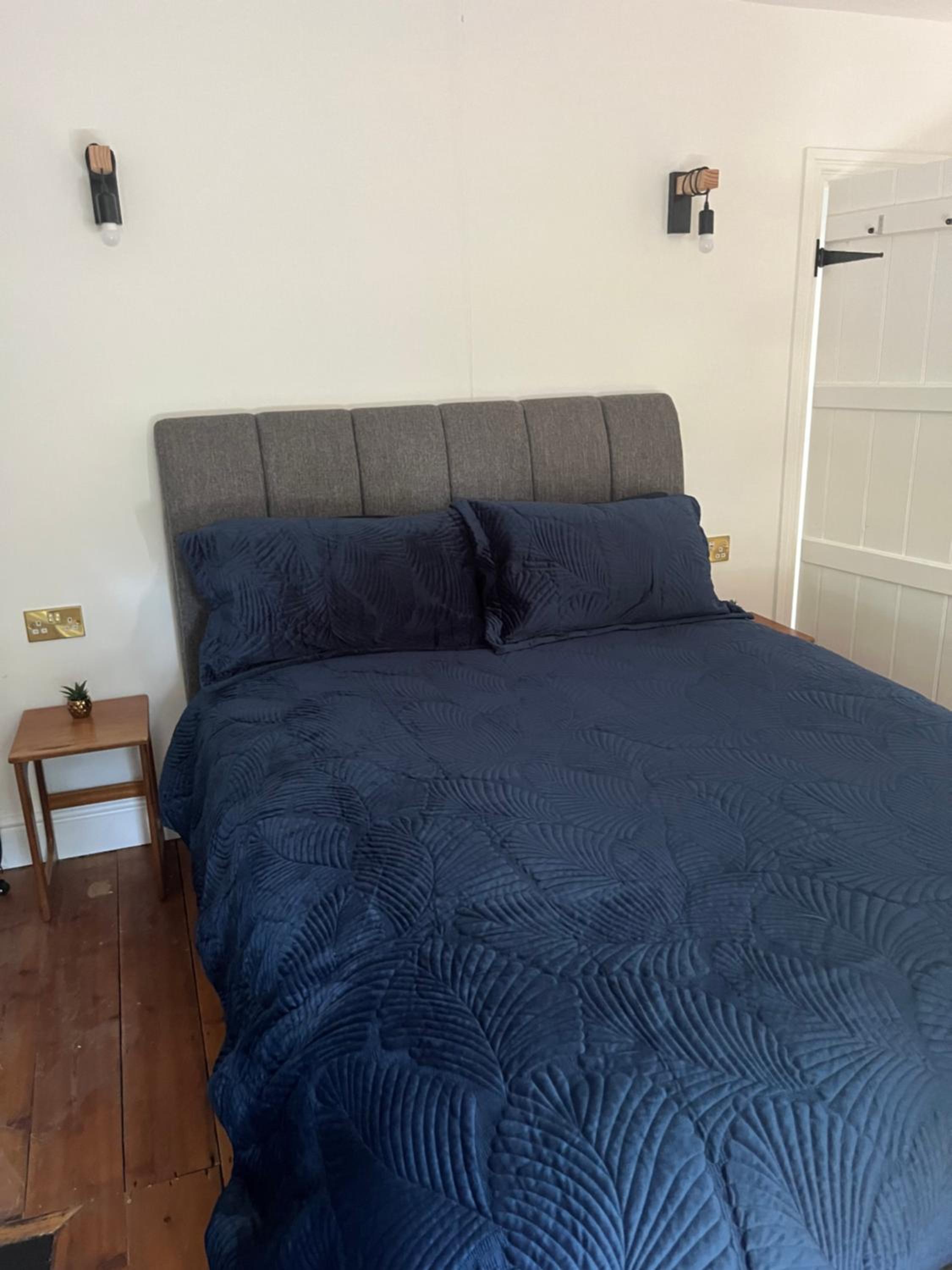 2 Bed Cottage, Houghton on the Hill, Leicestershire view 3