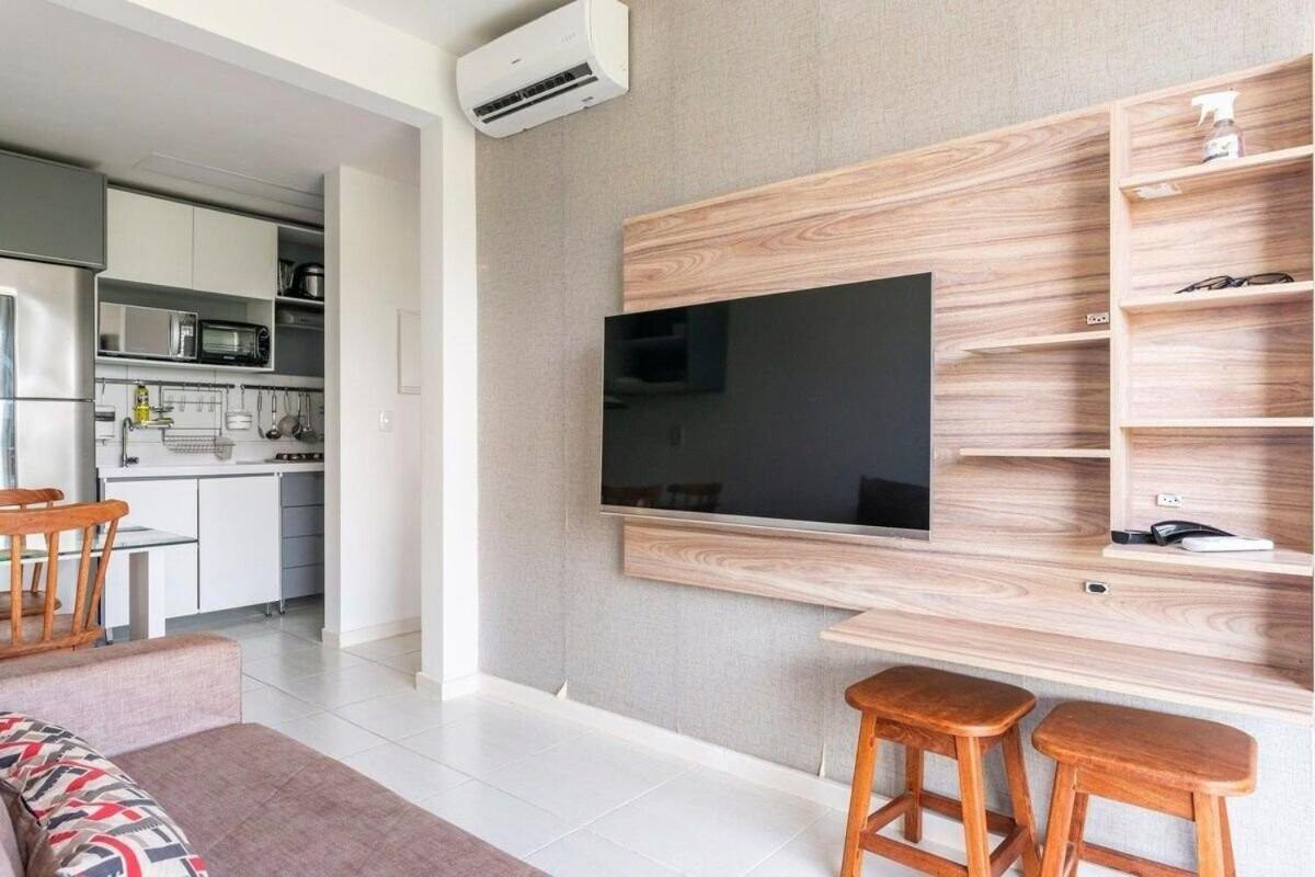 Apartamento moderno, equipado e confortável