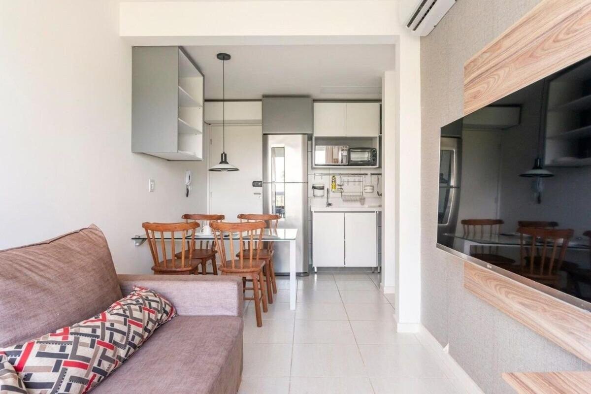 Apartamento moderno, equipado e confortável