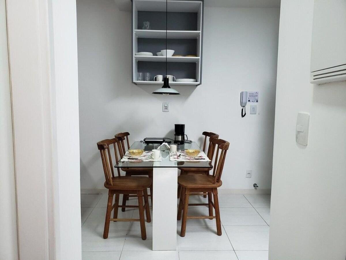 Apartamento moderno, equipado e confortável