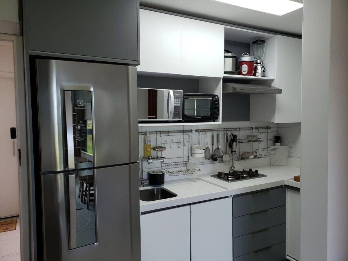 Apartamento moderno, equipado e confortável