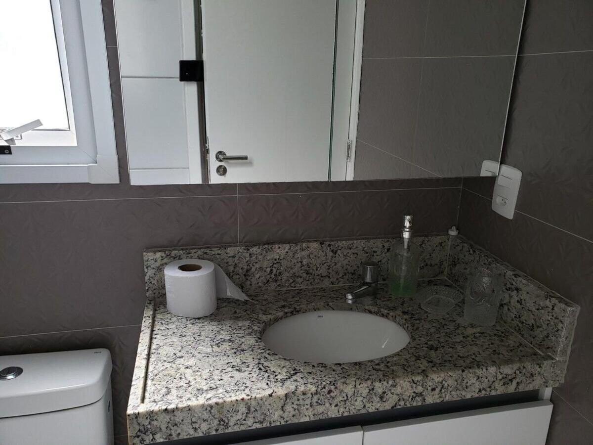 Apartamento moderno, equipado e confortável