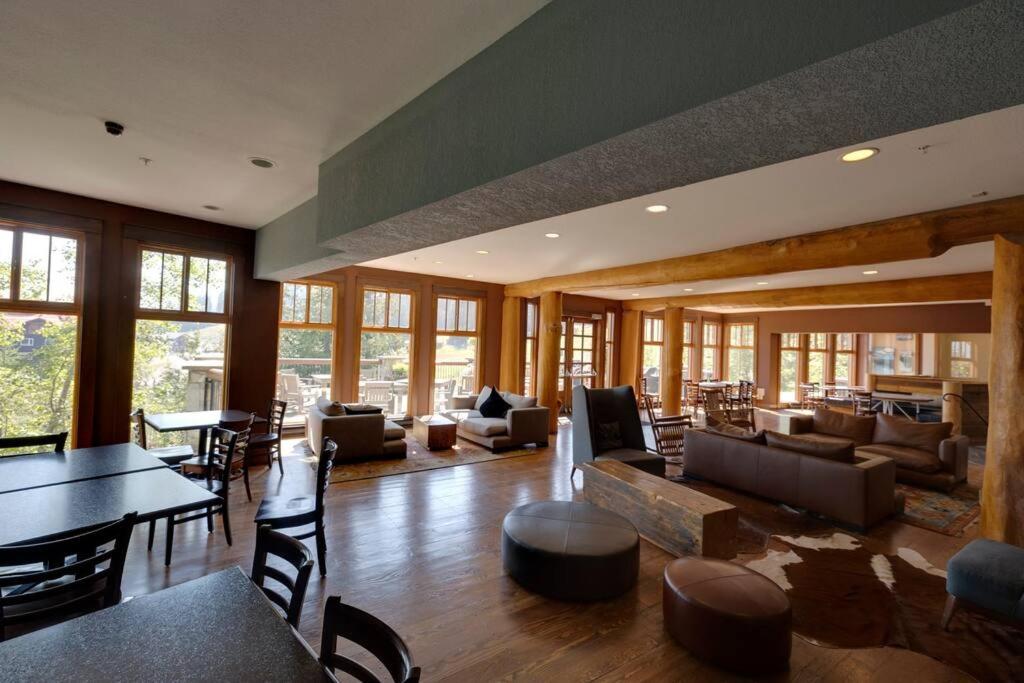 Snow Creek Lodge by StayIn