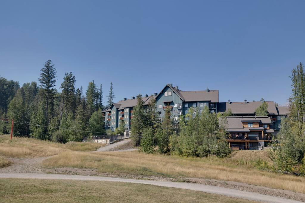 Snow Creek Lodge by StayIn