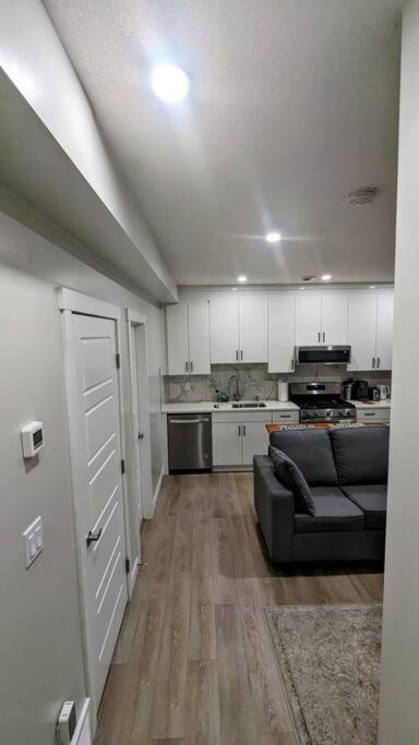 Cozy basement for a lovely stay & perfect for WFH