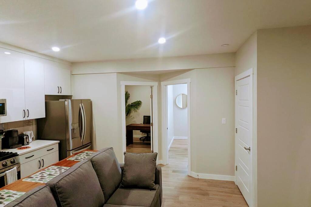 Cozy basement for a lovely stay & perfect for WFH