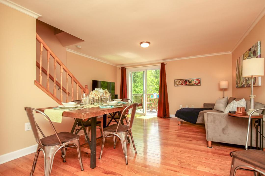 NEW! 3-story Townhome - Private, Self checkin, Quiet. view 5