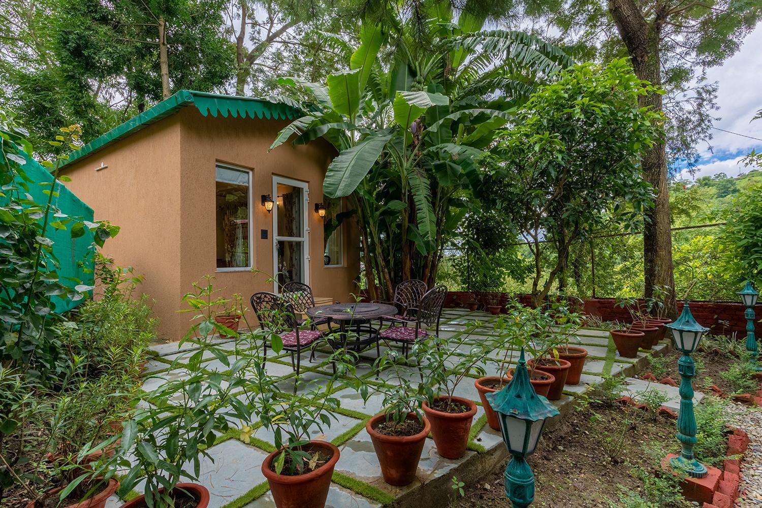 Sanjwat Homestays Bhimtal - Largest 5BR Luxury Orchard Villa view 3