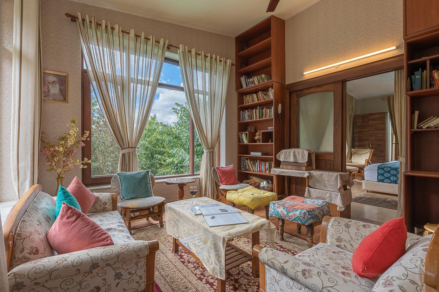 Sanjwat Homestays Bhimtal - Largest 5BR Luxury Orchard Villa view 4