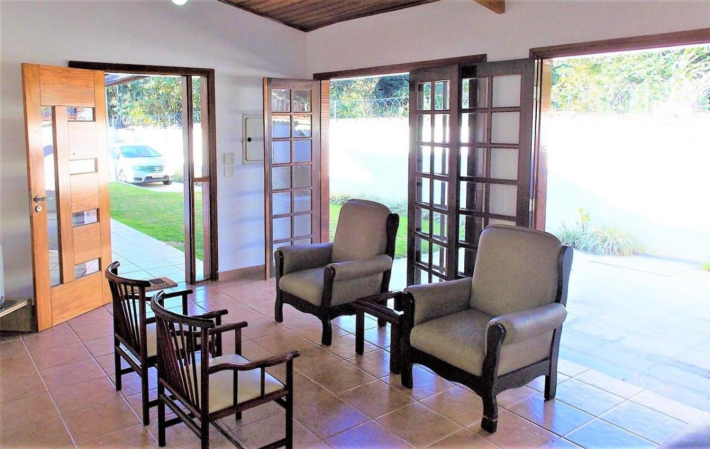 Casa a uma quadra da praia Maresias