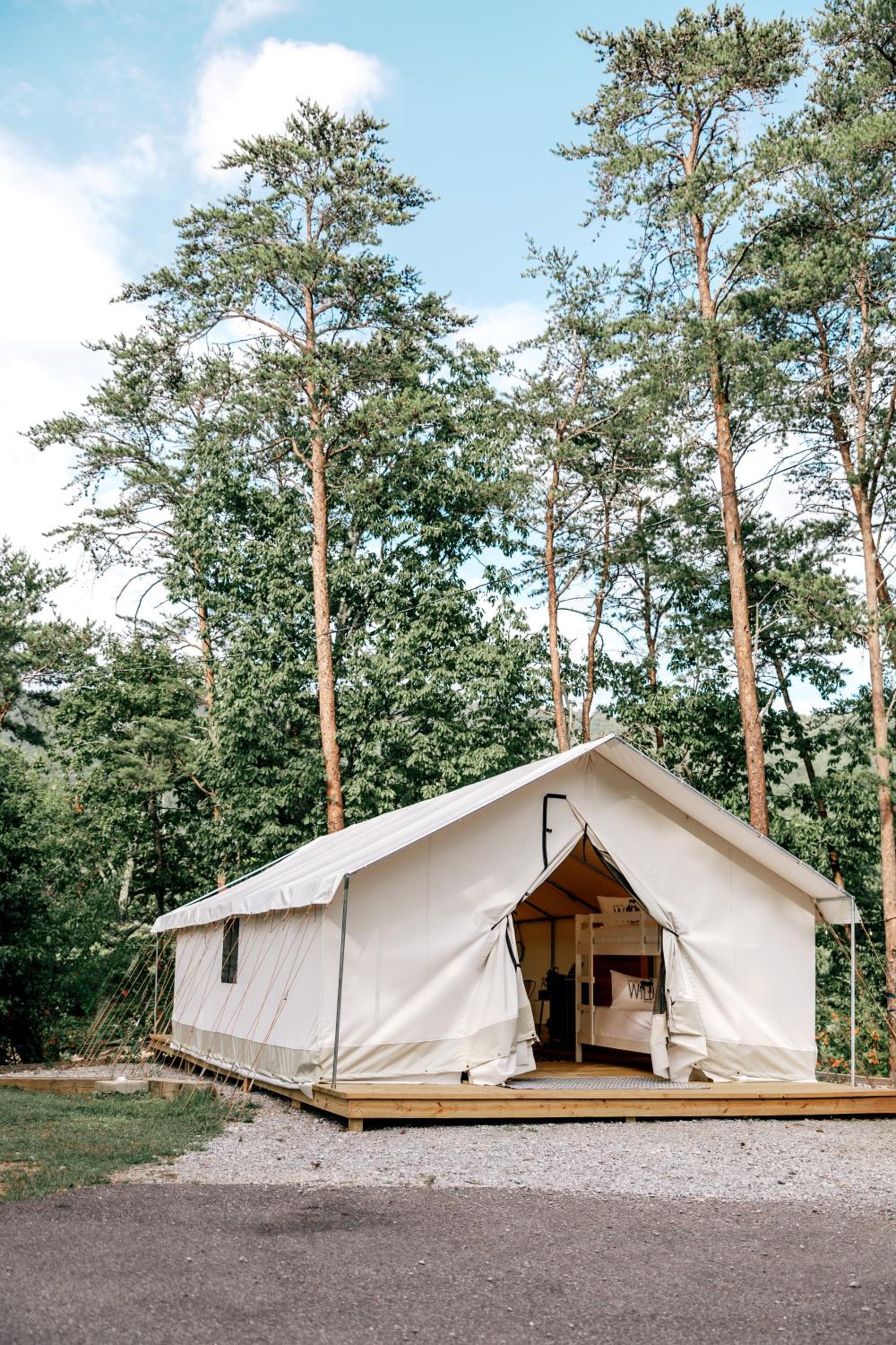 Luxury Spacious Glamping with Lake View - Property Image 2