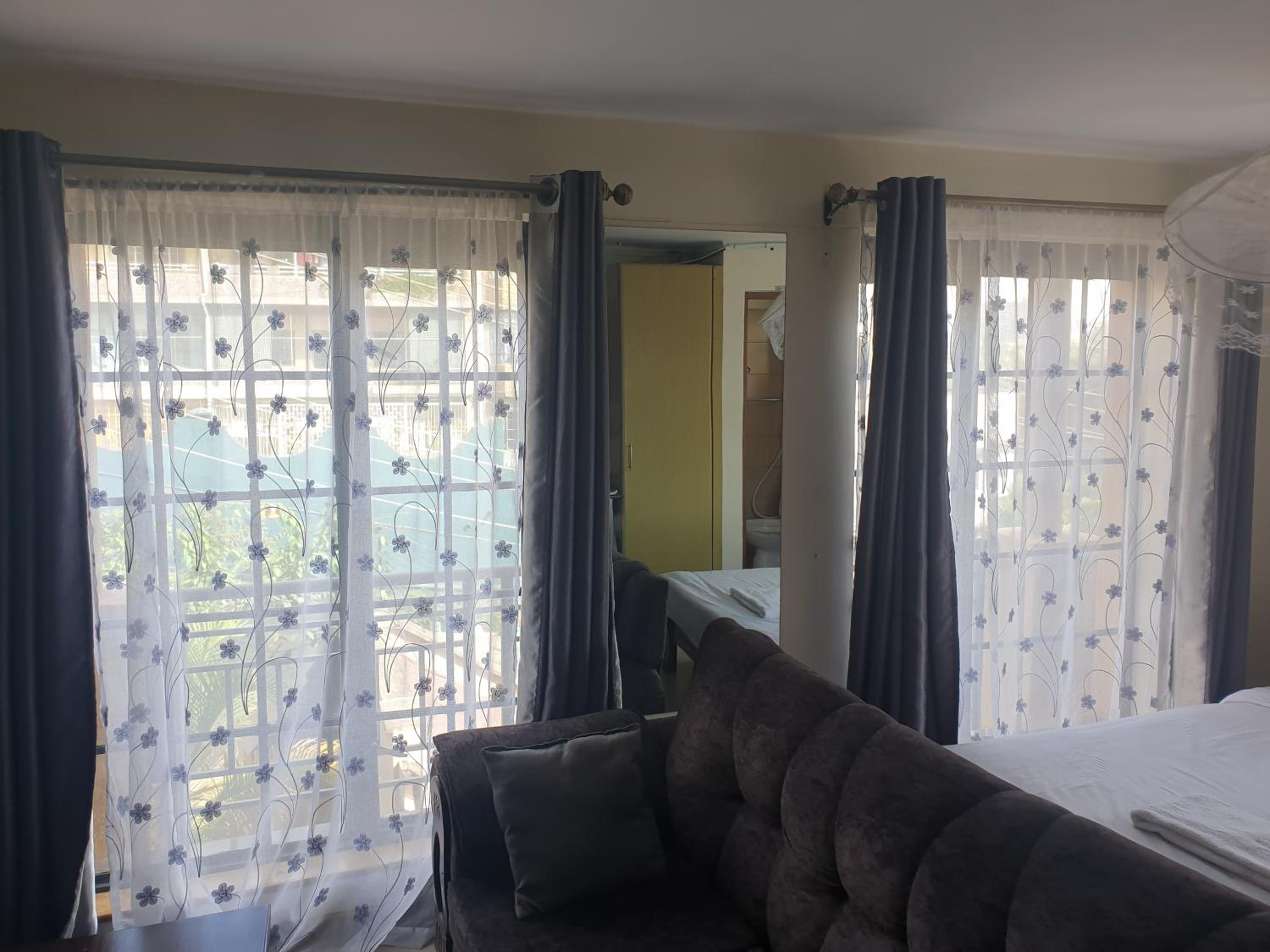 Furnished studio apartment- Ngara view 2