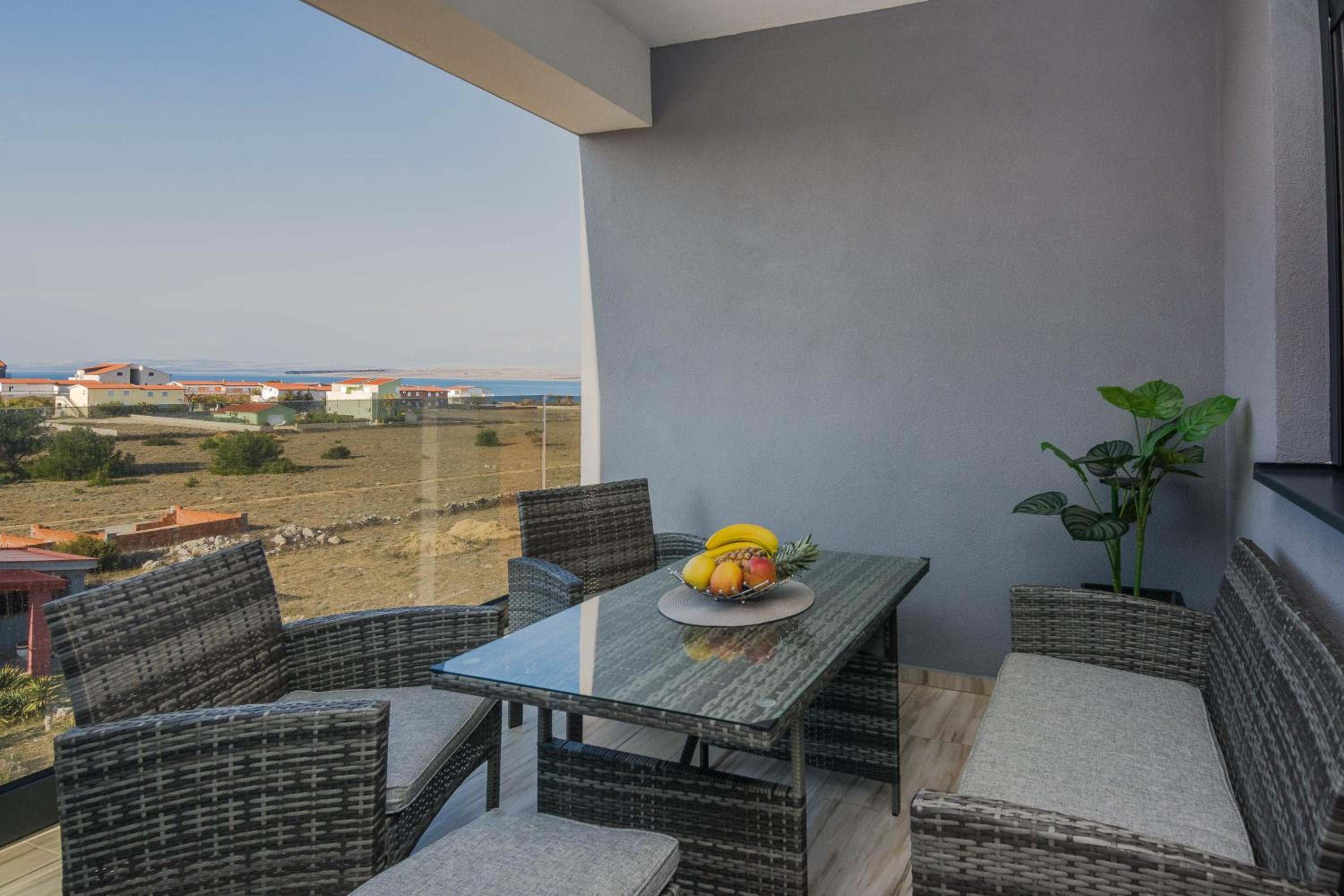 Seaview apartments Glamour Vir - by TA Leut Agency view 3