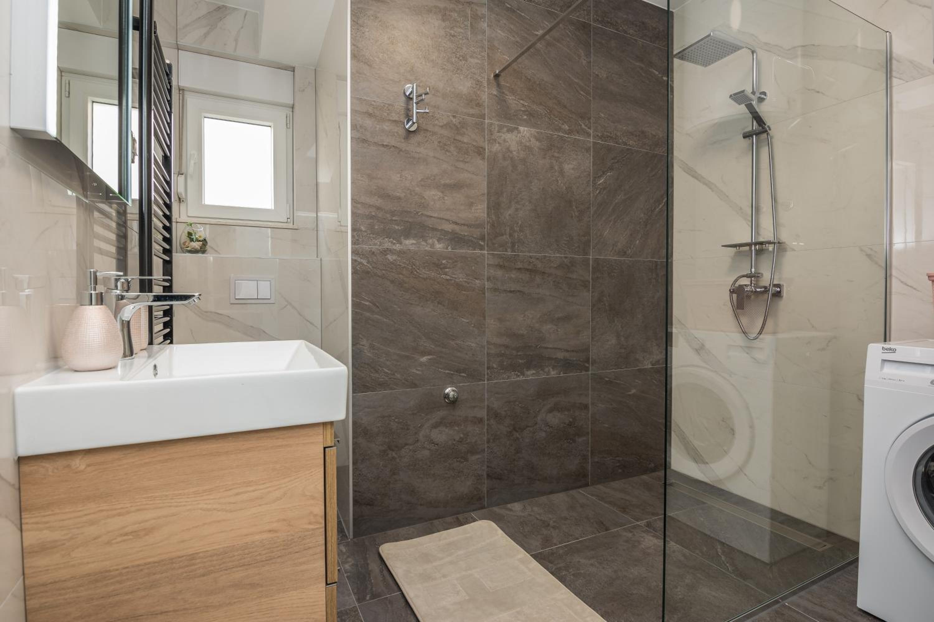 Seaview apartments Glamour Vir - by TA Leut Agency view 5