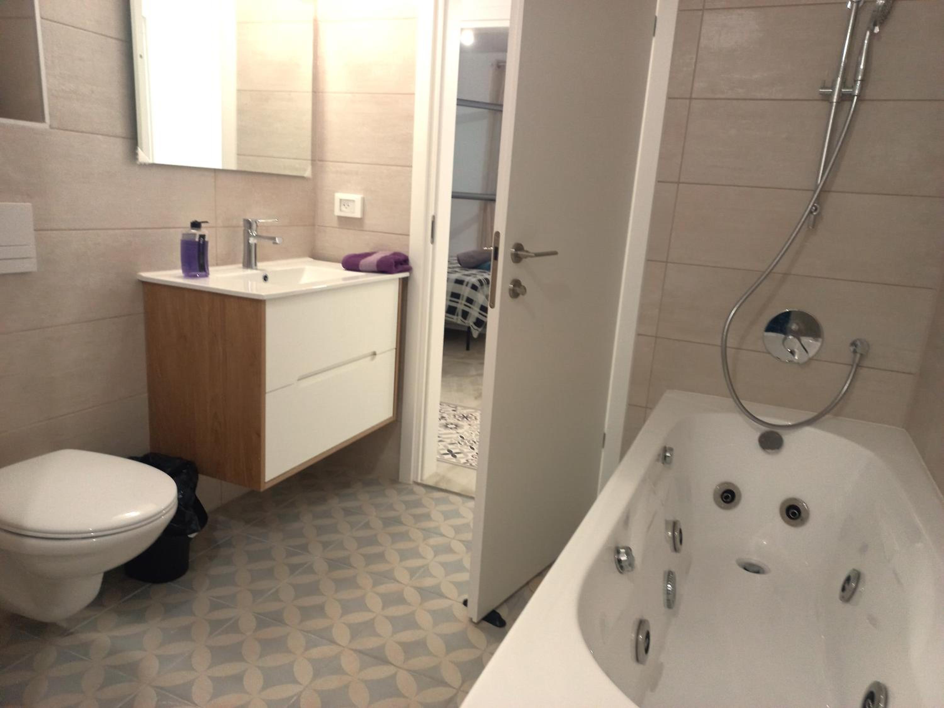 Unique Luxurious New 4BR near Beach