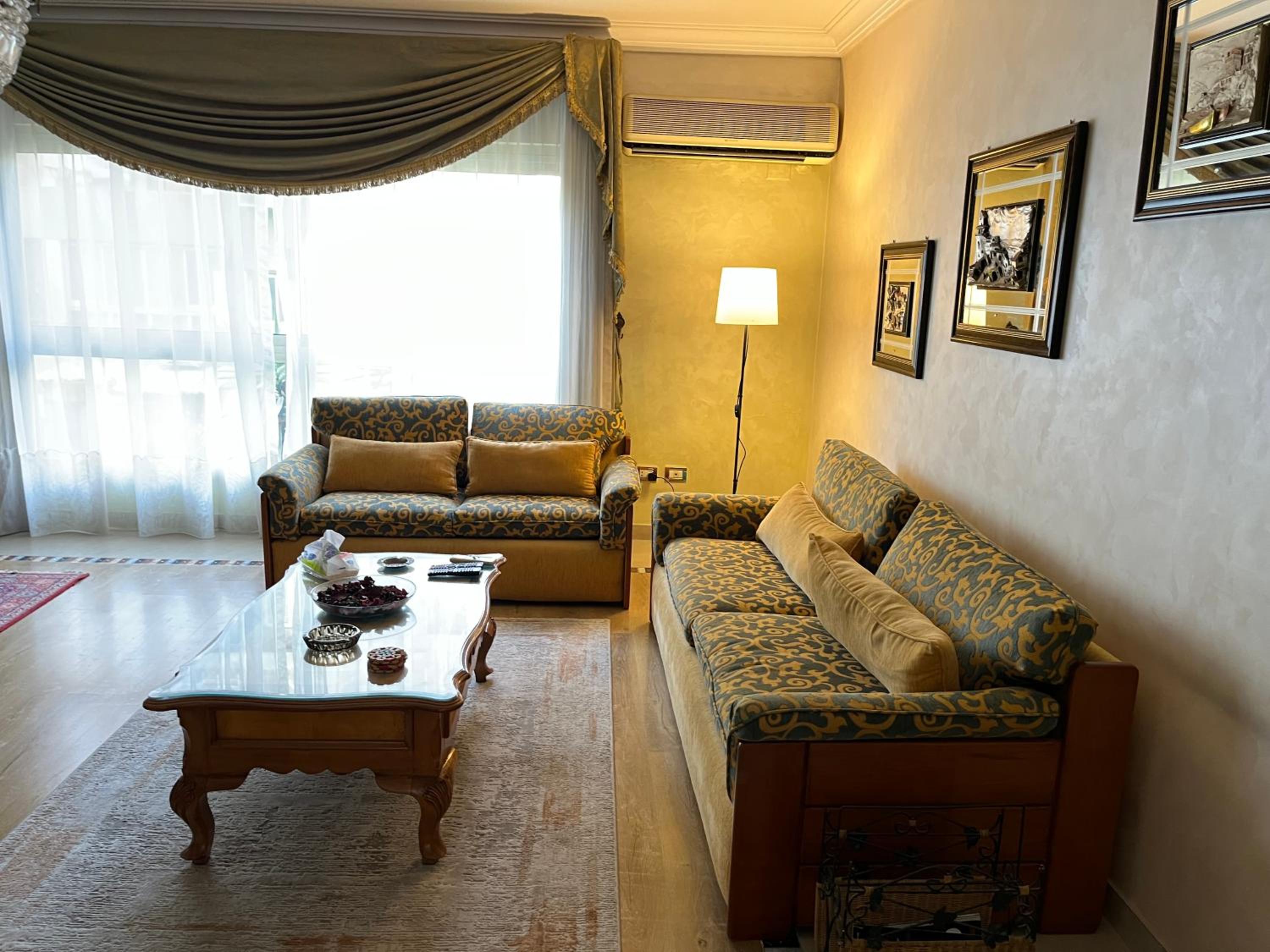 Lovely furnished 2-bedroom apartment with balcony