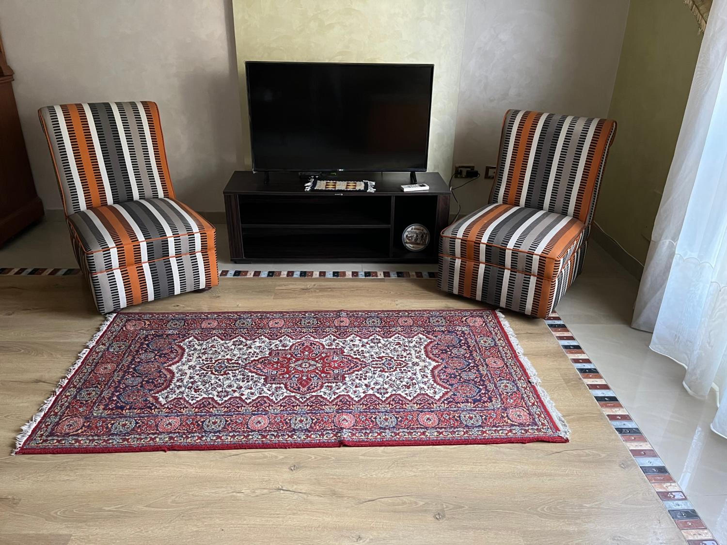 Lovely furnished 2-bedroom apartment with balcony
