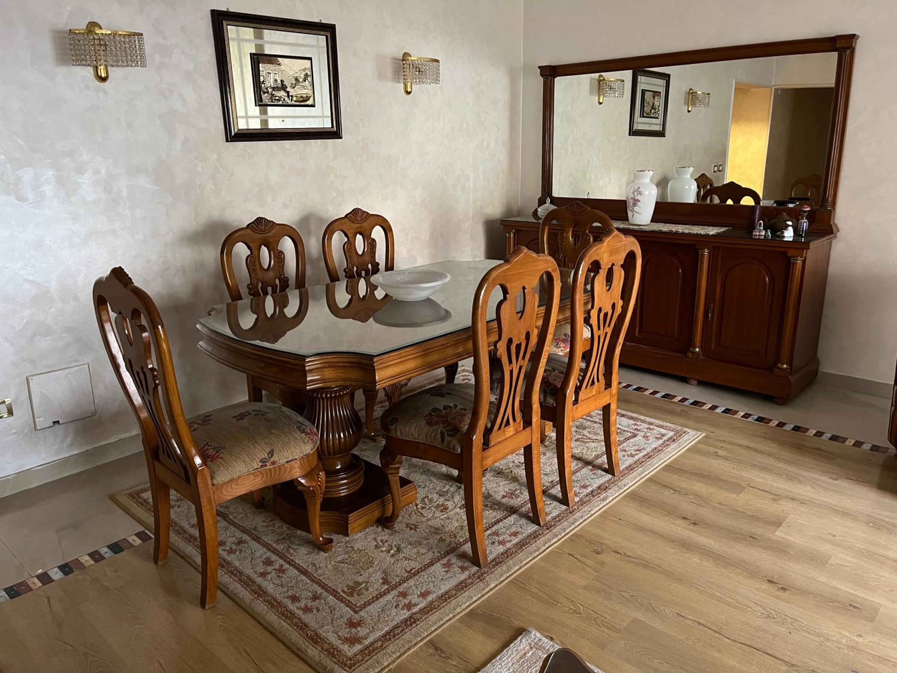Lovely furnished 2-bedroom apartment with balcony