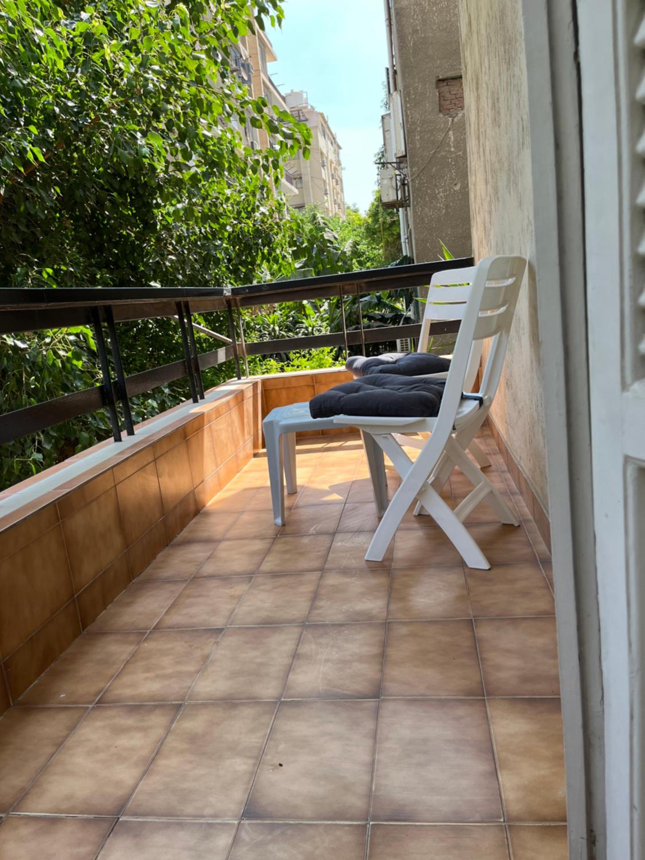Lovely furnished 2-bedroom apartment with balcony