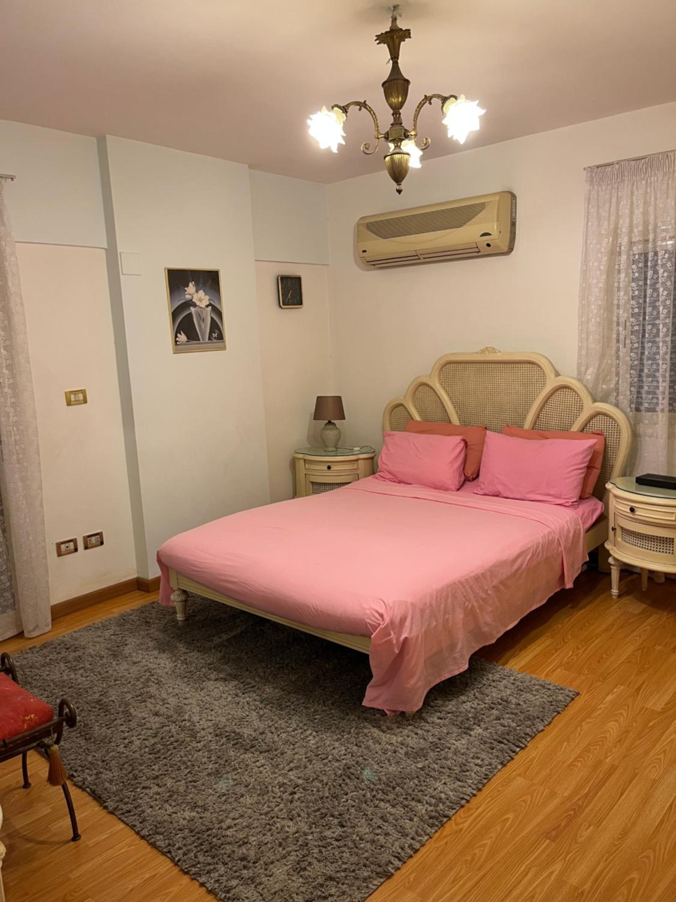Lovely furnished 2-bedroom apartment with balcony