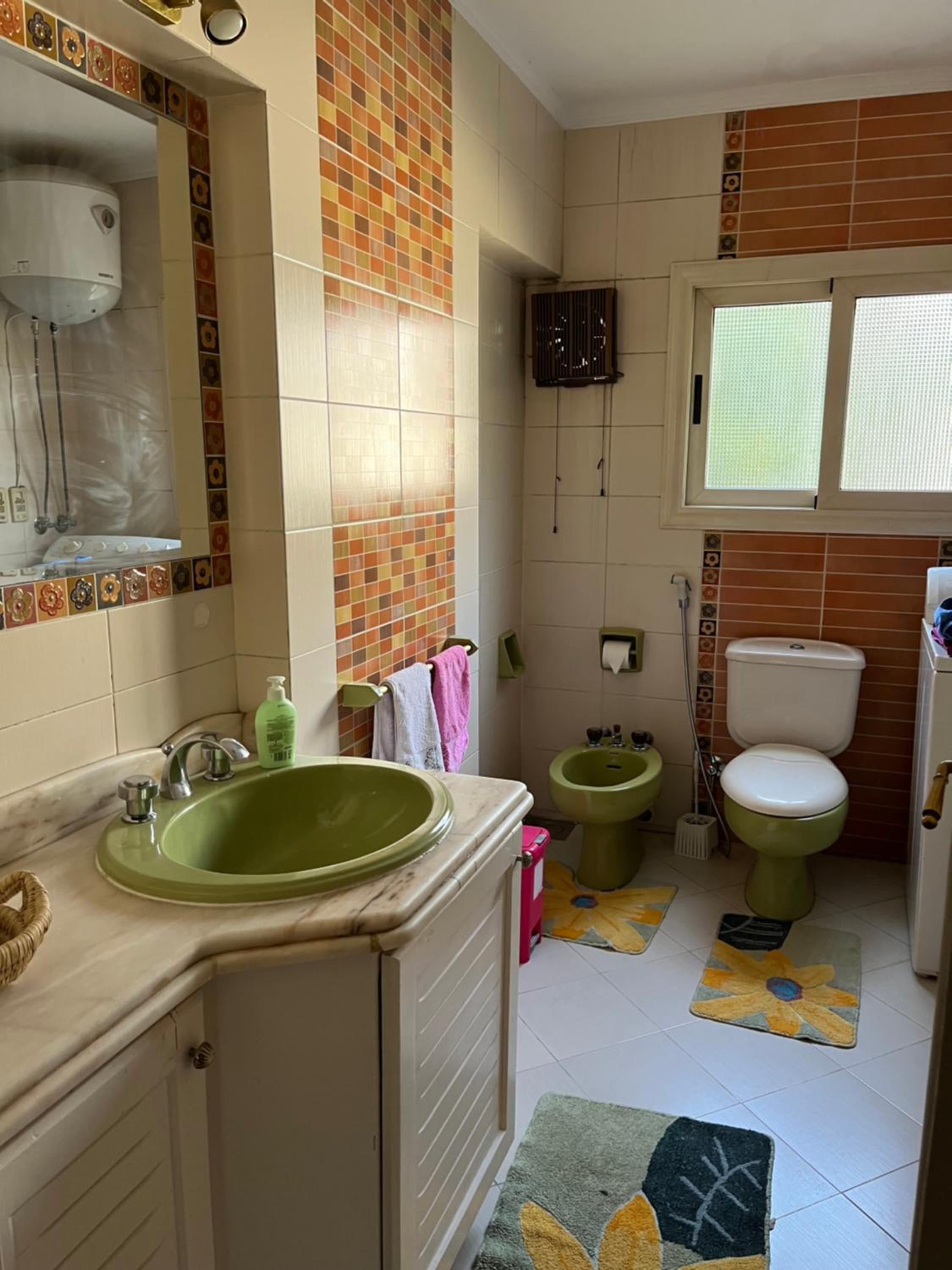 Lovely furnished 2-bedroom apartment with balcony