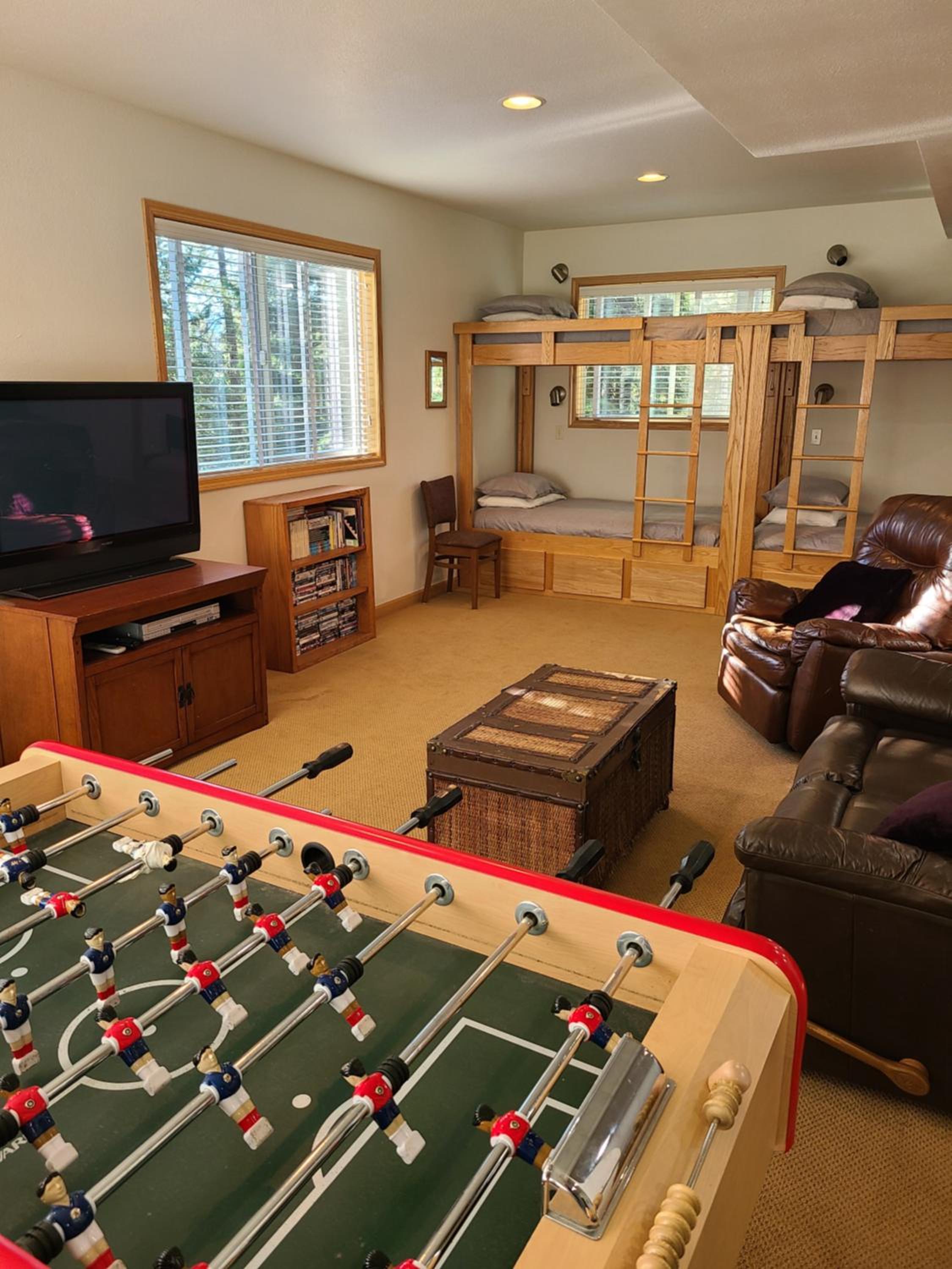 Large Mountain Home Near Crescent, Odell, and Crater Lakes. Family Reunion Home! view 3
